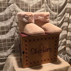 Skechers Women's Pink Fur-Lined Slippers